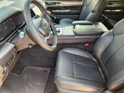 New 2026 Jeep Grand Wagoneer 4WD image 12