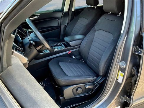 Certified 2021 Ford Edge SE FWD image 23