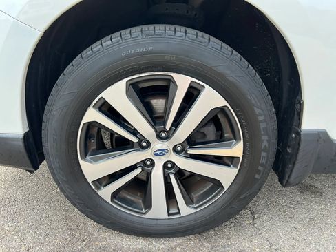 Used 2018 Subaru Outback 2.5i Limited w/ Popular Package #2 AWD/4WD image 9