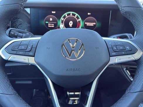 New 2026 Volkswagen Tiguan SE R-Line FWD image 17