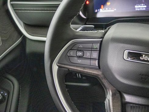 New 2025 Jeep Grand Cherokee Limited image 31