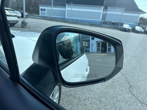 Used 2023 Toyota RAV4 LE image 32