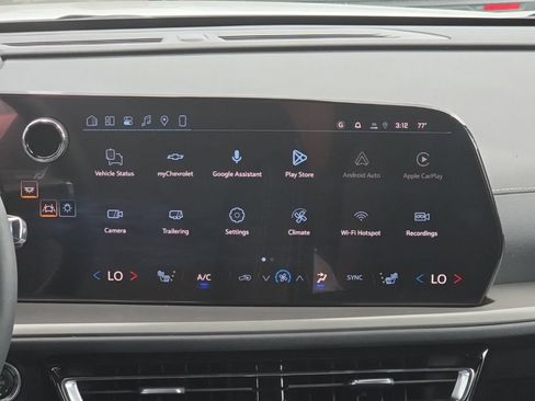 New 2027 Chevrolet Traverse LT w/ Driver Confidence Package FWD image 17