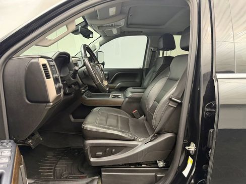 Used 2018 GMC Sierra 2500 Denali w/ Duramax Plus Package AWD/4WD image 5