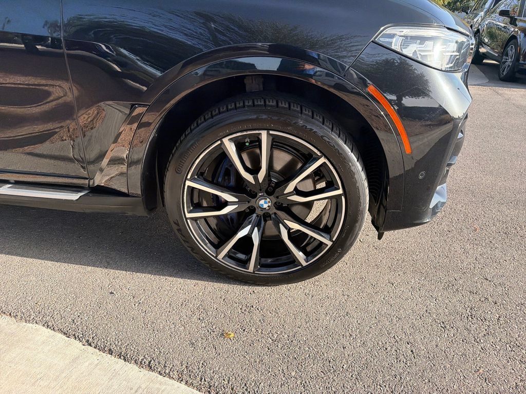 Used 2020 BMW X7 xDrive40i w/ M Sport Package AWD/4WD image 13