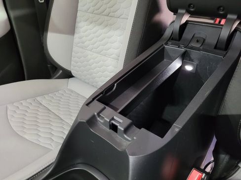 Used 2021 Chevrolet Equinox LT w/ LPO, Floor Liner Package image 38