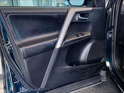 Certified 2017 Toyota RAV4 XLE w/ Carpet Mat Package image 20