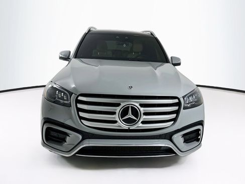 Used 2026 Mercedes-Benz GLS 580 4MATIC image 2