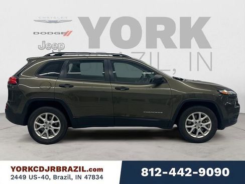 Used 2016 Jeep Cherokee Sport w/ Cold Weather Group image 6