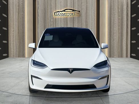 Used 2023 Tesla Model X Plaid image 9