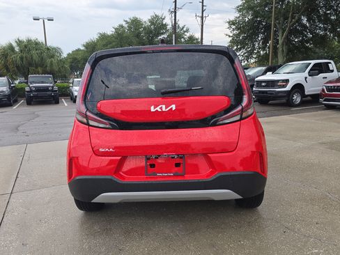 Used 2025 Kia Soul LX FWD image 7
