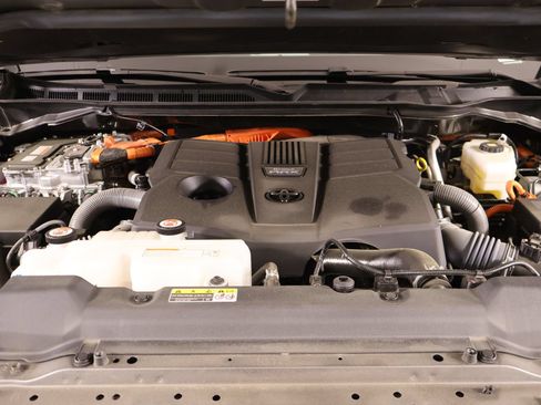 Used 2025 Toyota Sequoia SR5 AWD/4WD image 22