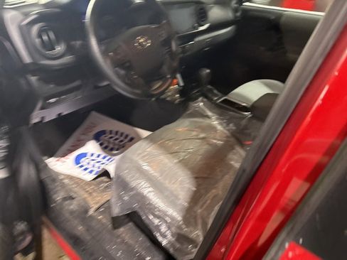 Certified 2021 Toyota Tacoma SR image 4