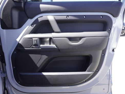 New 2026 Land Rover Defender 110 X-Dynamic SE AWD/4WD image 21