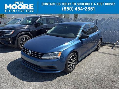 Used 2016 Volkswagen Jetta SE FWD image 1