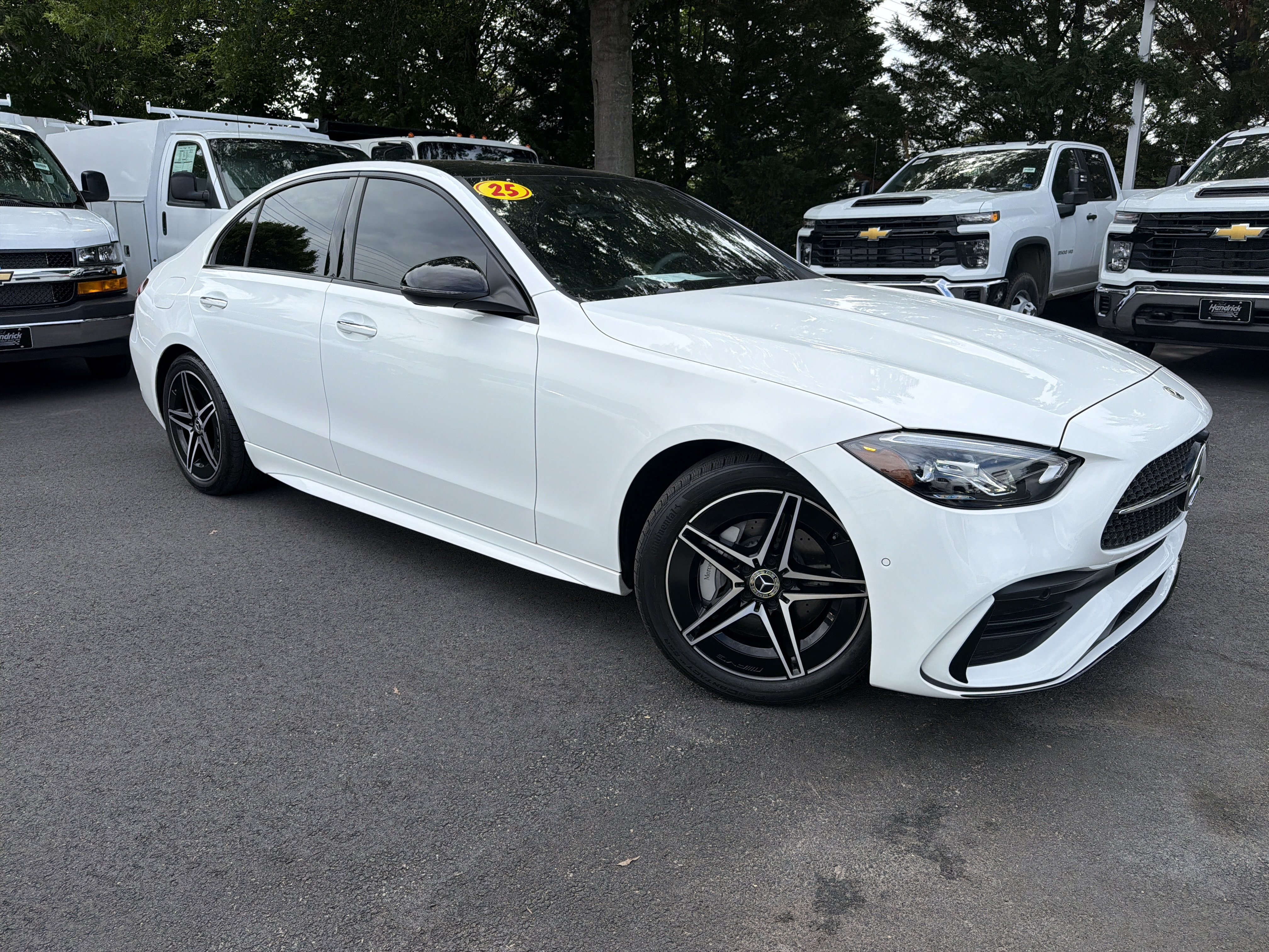 Used 2025 Mercedes-Benz C 300 4MATIC Sedan image 2