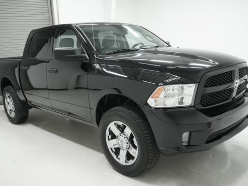 Used 2014 RAM 1500 Express image 3