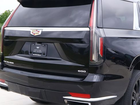 Used 2023 Cadillac Escalade Luxury w/ LPO, Illumination Package RWD image 11