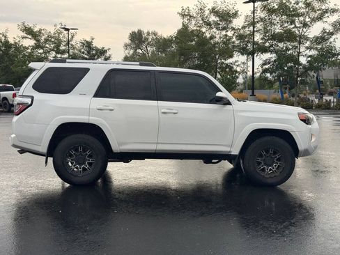 Used 2019 Toyota 4Runner SR5 AWD/4WD image 8