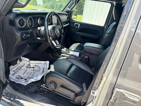 Used 2020 Jeep Wrangler Unlimited Sahara AWD/4WD image 11