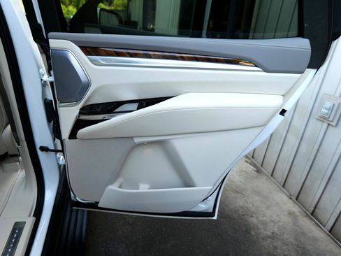 Used 2025 Cadillac Escalade Sport Platinum w/ LPO, Floor Liner Package image 40