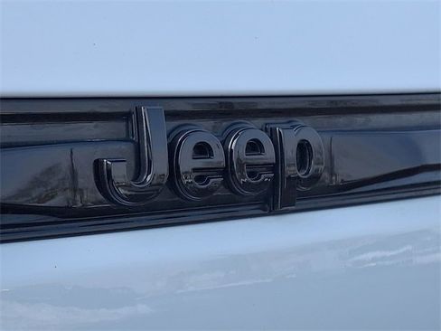 Used 2025 Jeep Grand Cherokee Summit w/ Adv Protech Group IV image 31