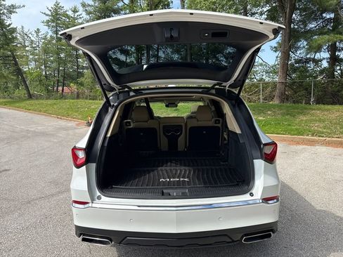 Used 2023 Acura MDX SH-AWD w/ Technology Package image 26