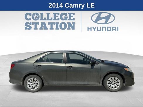 Used 2014 Toyota Camry LE FWD image 2