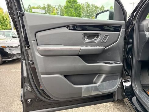 Used 2026 Honda Pilot TrailSport image 16