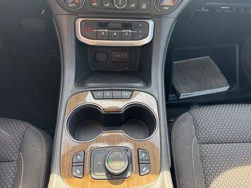 Used 2023 GMC Acadia SLE w/ Driver Convenience Package image 17