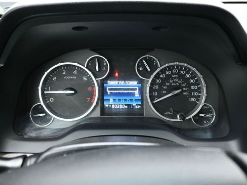 Used 2017 Toyota Tundra SR5 image 18
