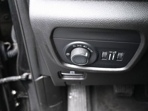 Used 2024 Jeep Grand Cherokee L Laredo image 18