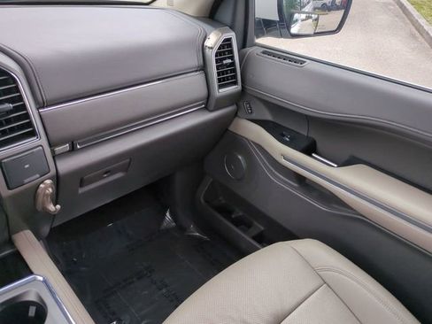 Used 2020 Ford Expedition XLT w/ Equipment Group 202A RWD image 17