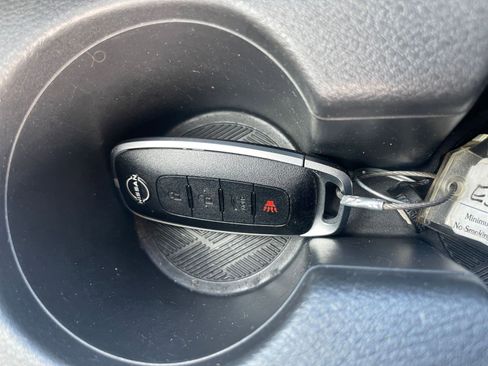 Used 2025 Nissan Versa SV image 20