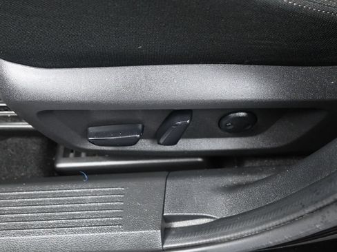 Used 2023 Nissan Rogue SV AWD/4WD image 12