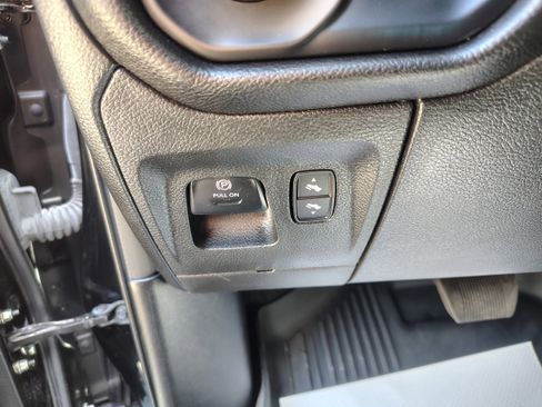 Used 2023 RAM 1500 Big Horn AWD/4WD image 24