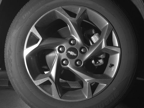 Used 2025 Chevrolet Trax LT w/ LT Convenience Package FWD image 13