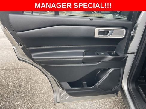 Used 2020 Ford Explorer Limited image 18