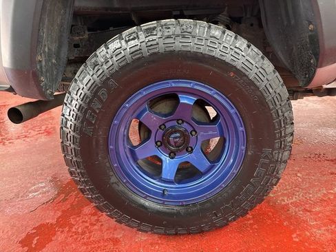 Used 2017 Toyota Tacoma TRD Off-Road image 45