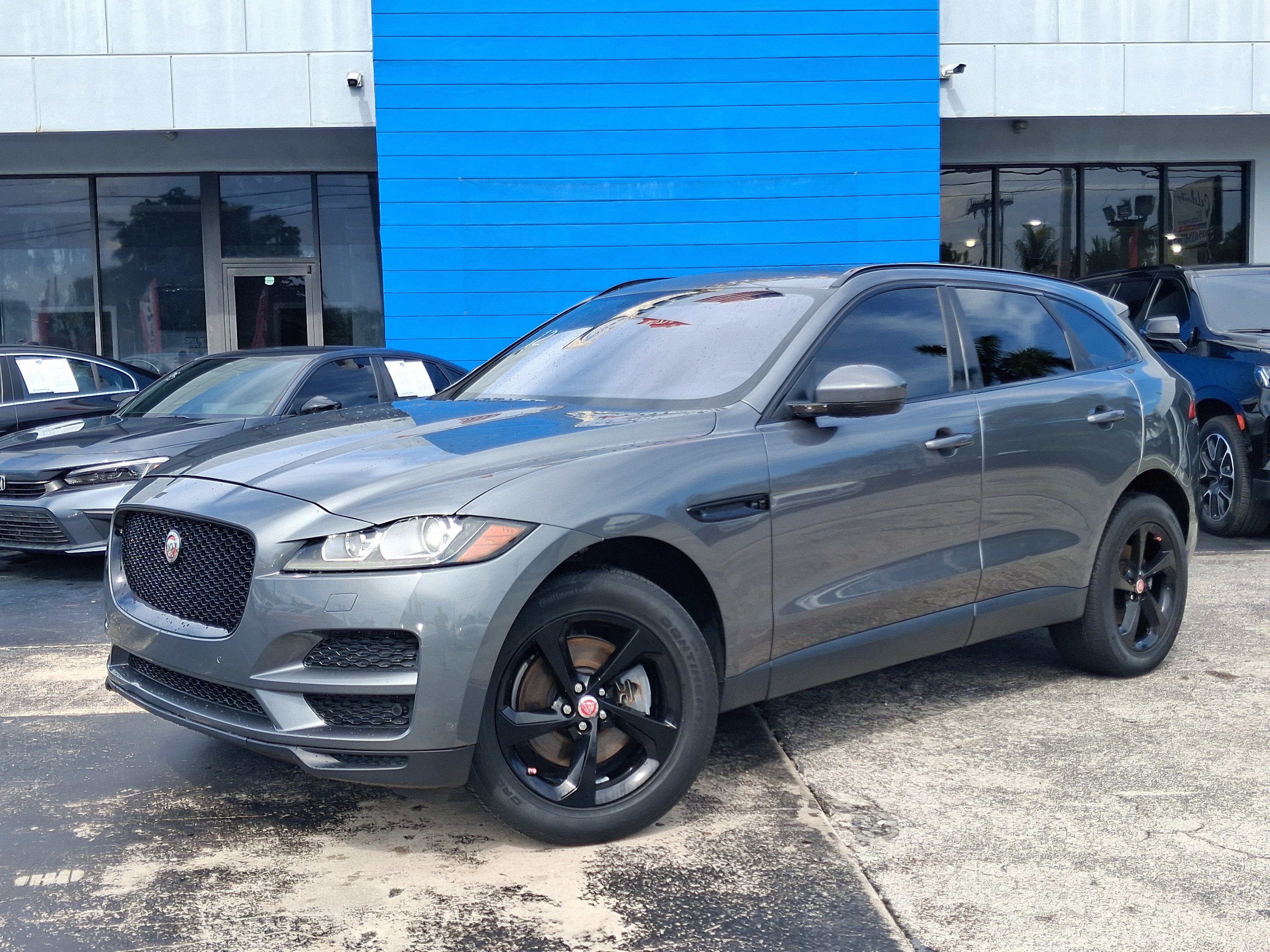 Used 2018 Jaguar F-PACE Premium AWD/4WD image 2