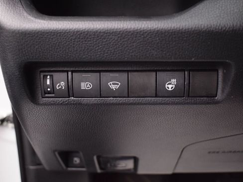 Used 2020 Toyota RAV4 XLE w/ XLE Grade Weather Package AWD/4WD image 15