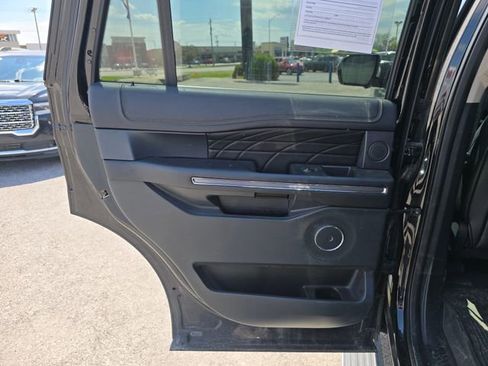 Used 2018 Ford Expedition Platinum AWD/4WD image 14