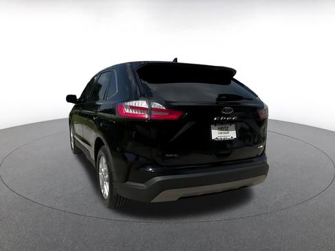 Used 2024 Ford Edge SEL image 11