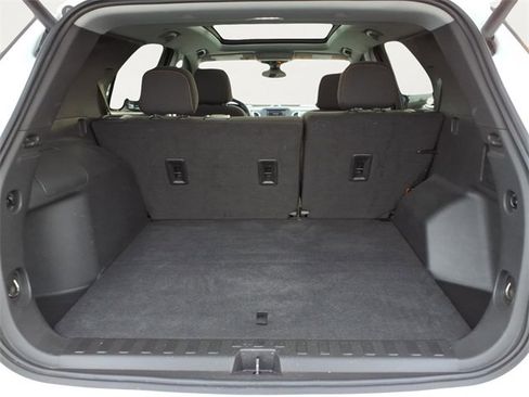 Used 2023 Chevrolet Equinox LT image 28