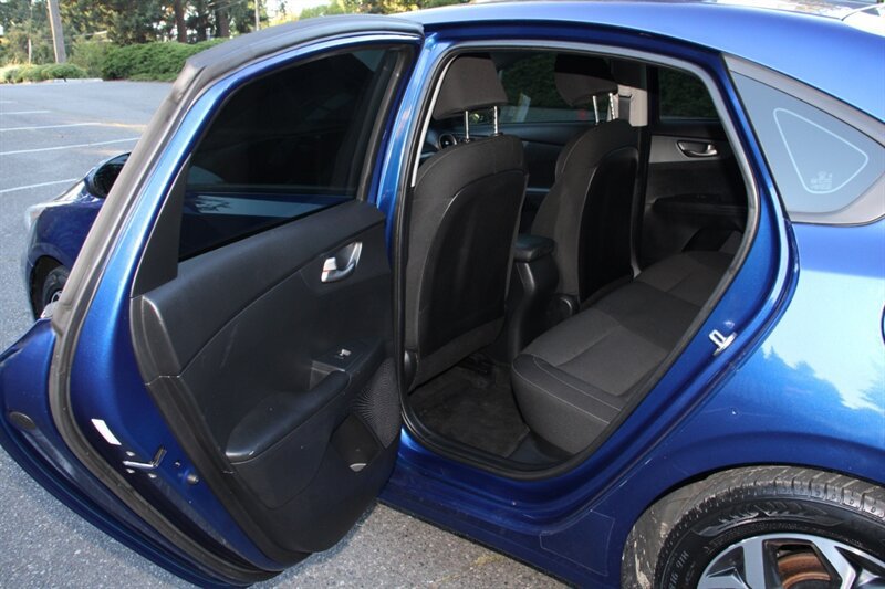 Used 2021 Kia Forte LXS FWD image 15