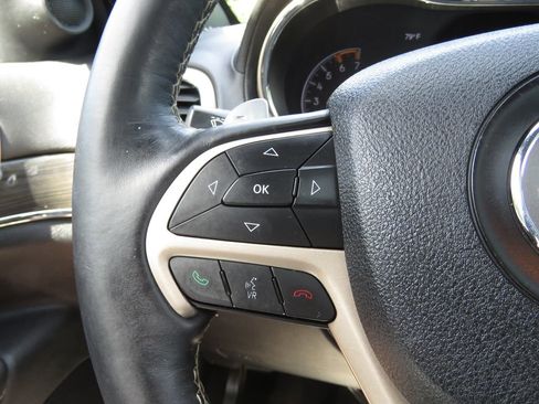 Used 2014 Jeep Grand Cherokee Overland w/ Advanced Technology Group AWD/4WD image 22