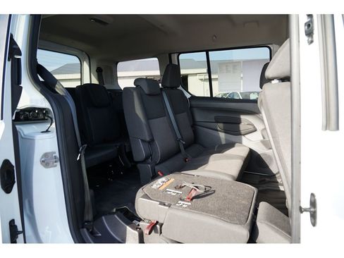 Used 2018 Ford Transit Connect XL image 27