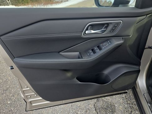 New 2026 Nissan Rogue Platinum w/ Platinum Premium Package image 17