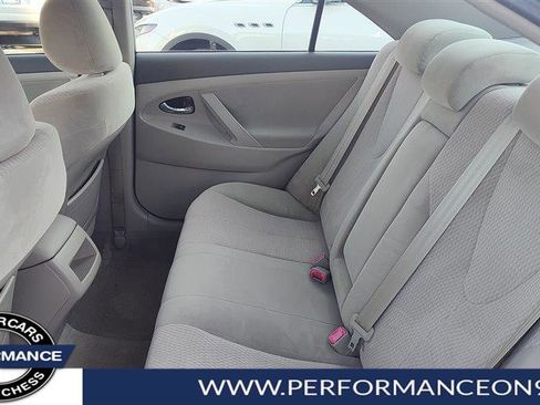 Used 2010 Toyota Camry LE image 12