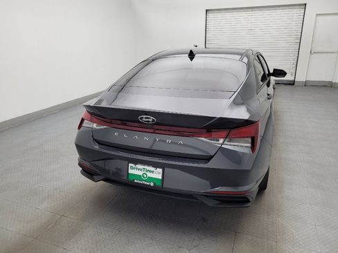 Used 2022 Hyundai Elantra SE image 7